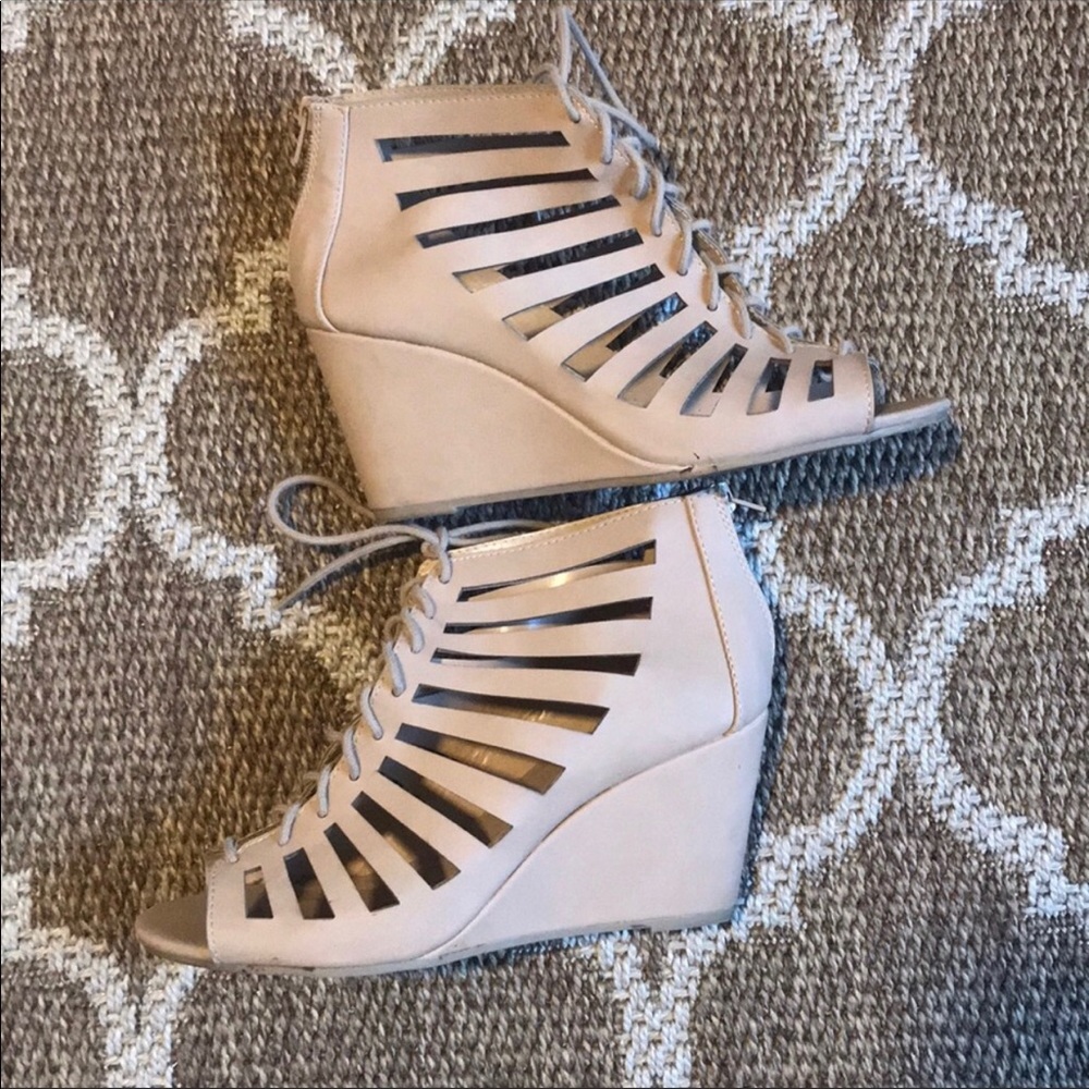 Nude Wedge lace-ups!